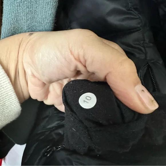 Lululemon Get Down Reversible Vest in Black - Picture 8 of 9